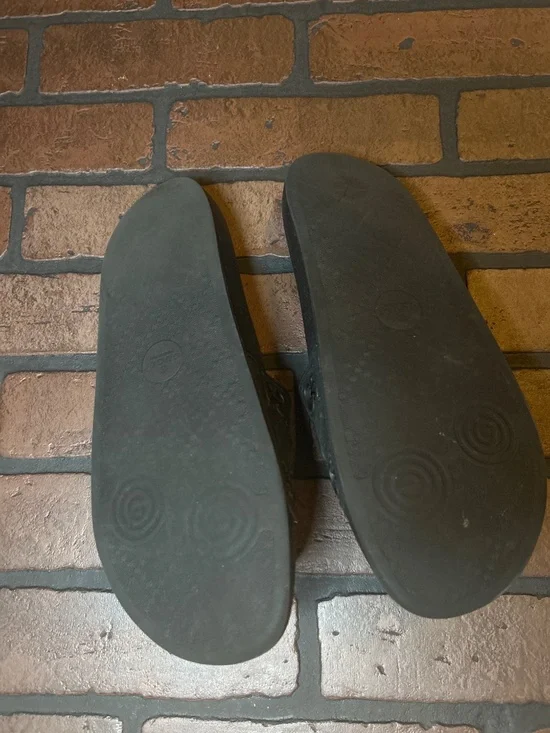 Gucci Rubber Slides - Picture 2 of 2